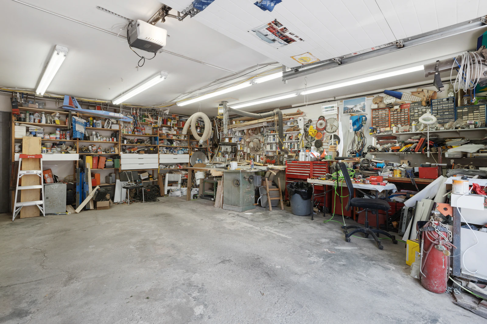 7 Best LED Garage Lights for Low Ceilings and Workshops