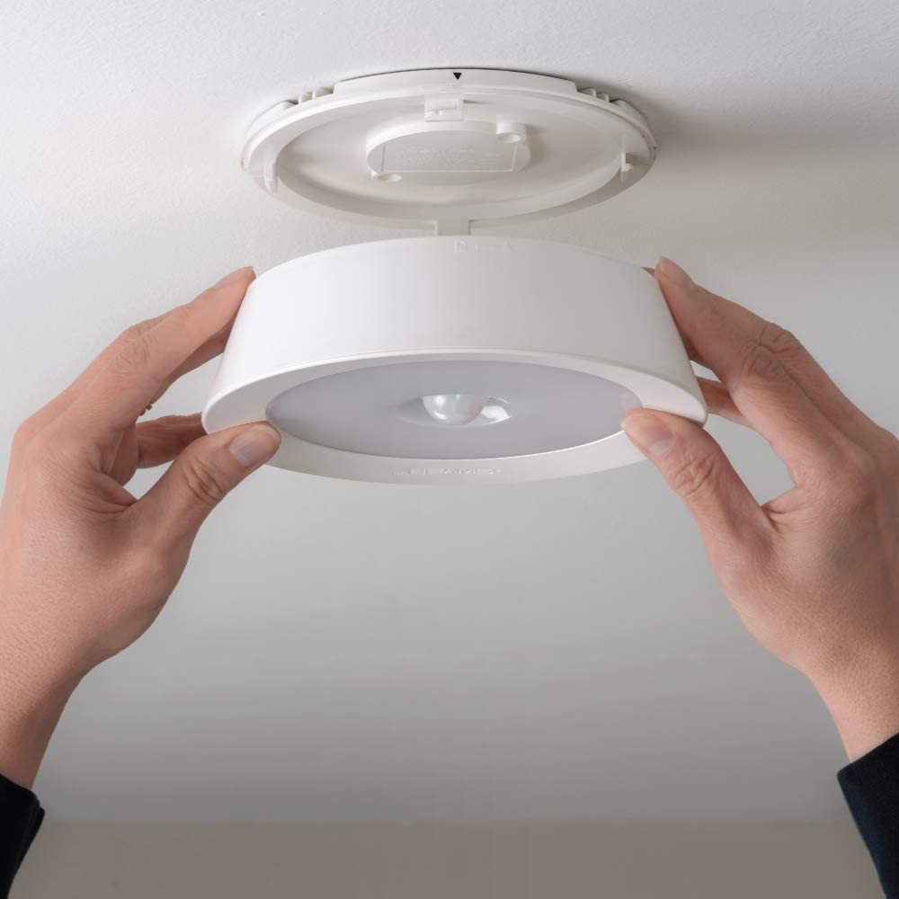 Mr Beams MB981 wireless ceiling light